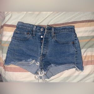 Levi’s 501 High Waisted Shorts - Size 26